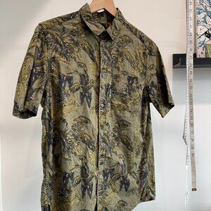 Macro Floral Print Short Sleeve Button-Up Shirt, Men's